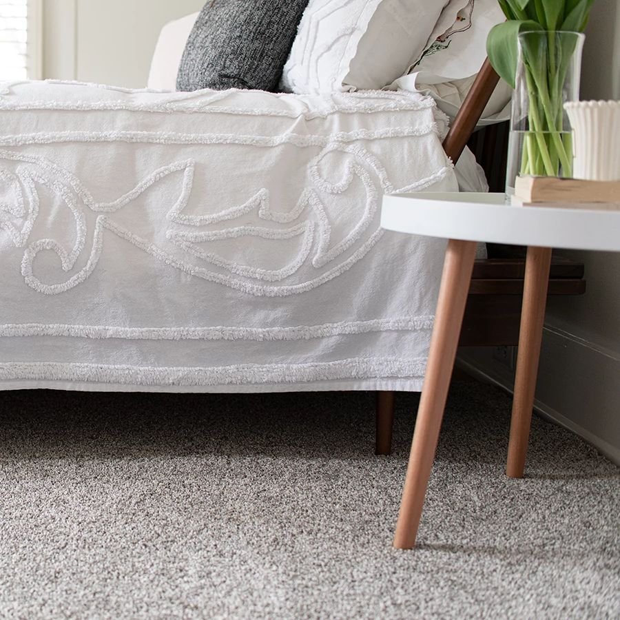 Bed and coffee table - Carpet lover plus in MA